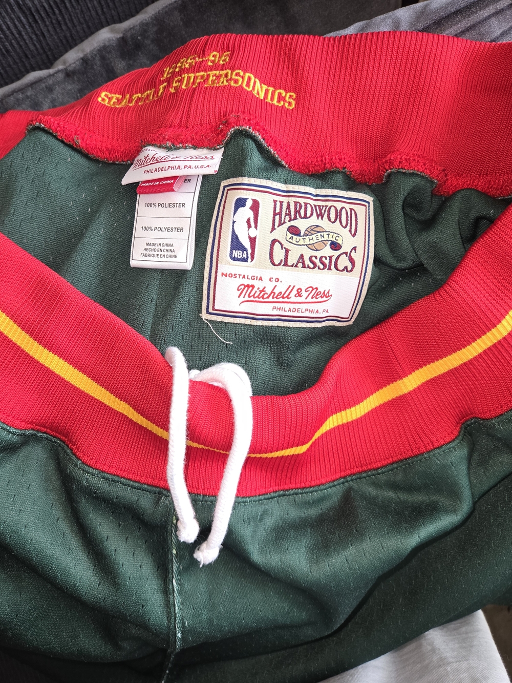 Mitchell & Ness Red & Green Seattle Supersonics 1995-96 Sweater